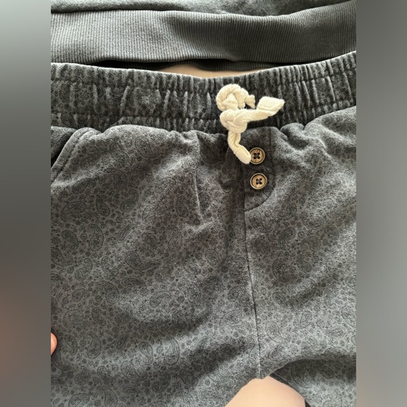 Jamie Kay Paisley Sweatsuit, Sz 5 - Picture 2 of 3